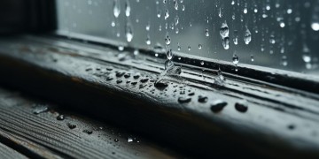 窗户漏水物业会管吗？